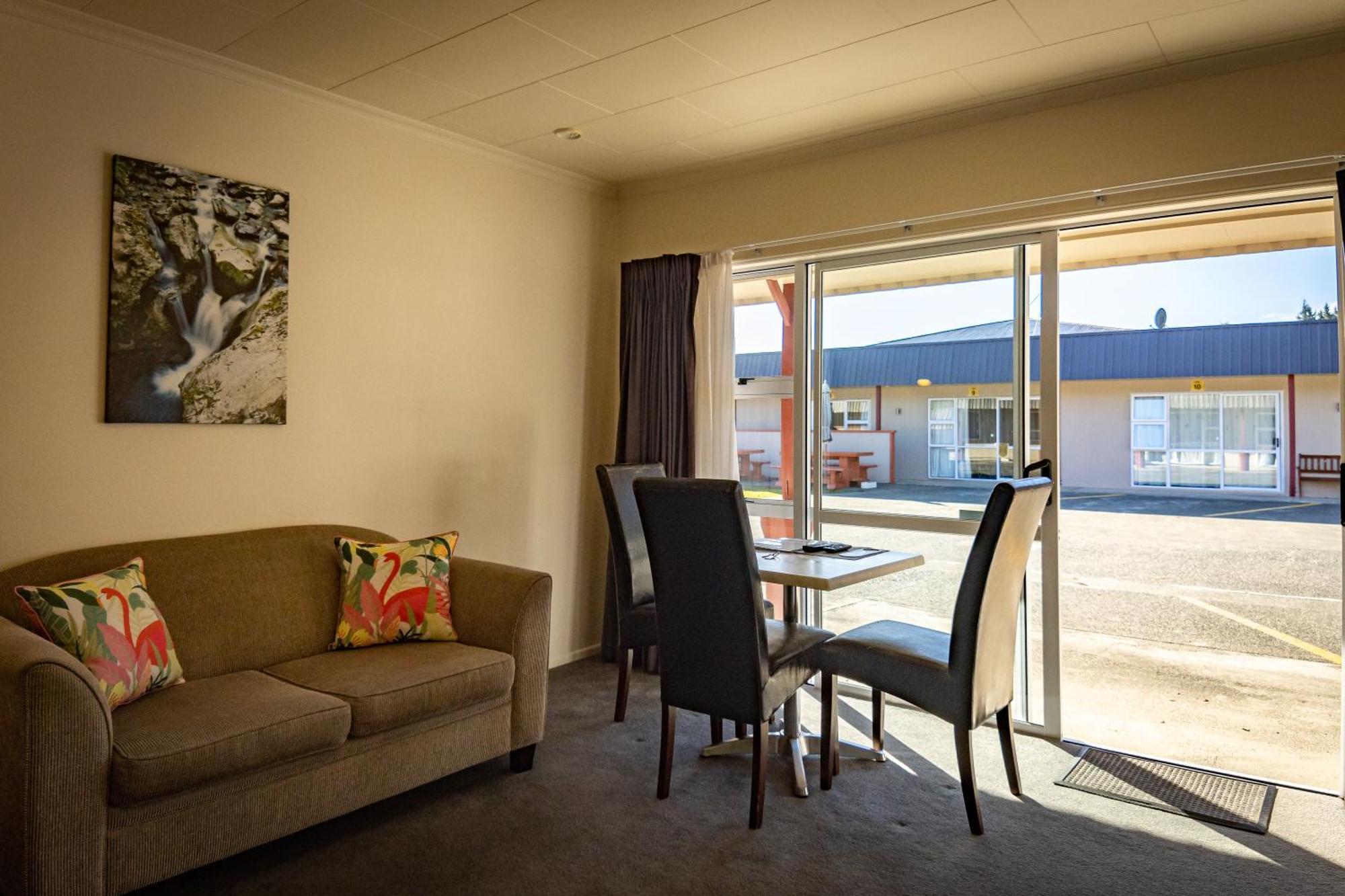 Amber Court Motel Te Anau Exteriér fotografie